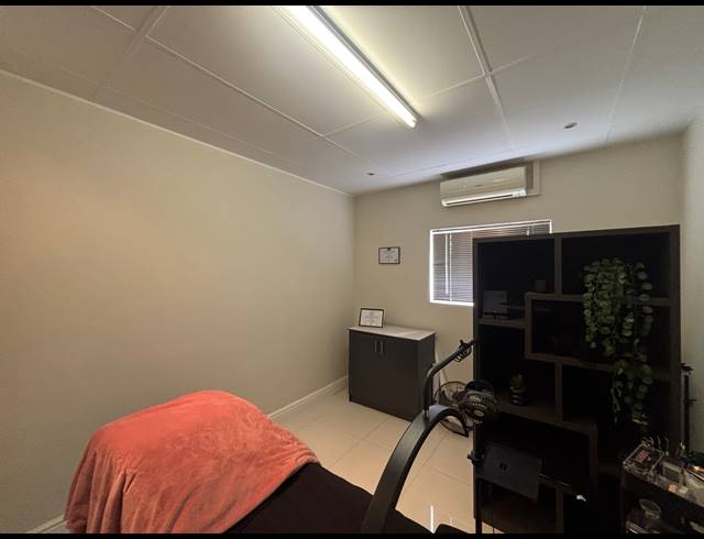 53M² BUSINESS TO LET IN AUDAS ESTATE